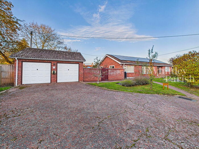 3 Bedroom Detached Bungalow For Sale In Snow Street, Roydon, IP22