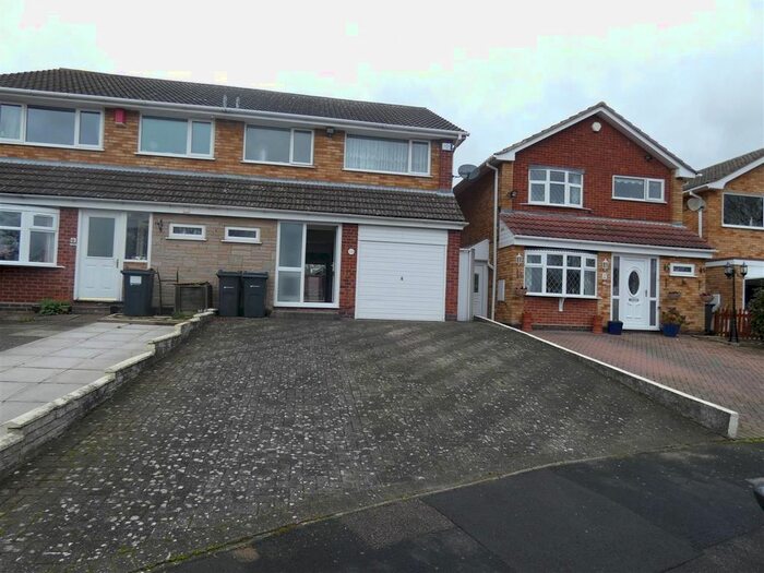 3 Bedroom Semi-Detached House To Rent In Leabrook, Yardley, Birmingham, B26