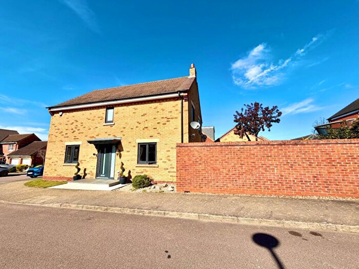 4 Bedroom Detached House For Sale In Hazel Copse, Grange Park, Northampton, NN4