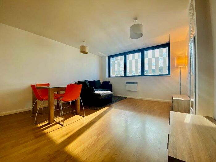 2 Bedroom Apartment To Rent In Mann Island, Liverpool, L3