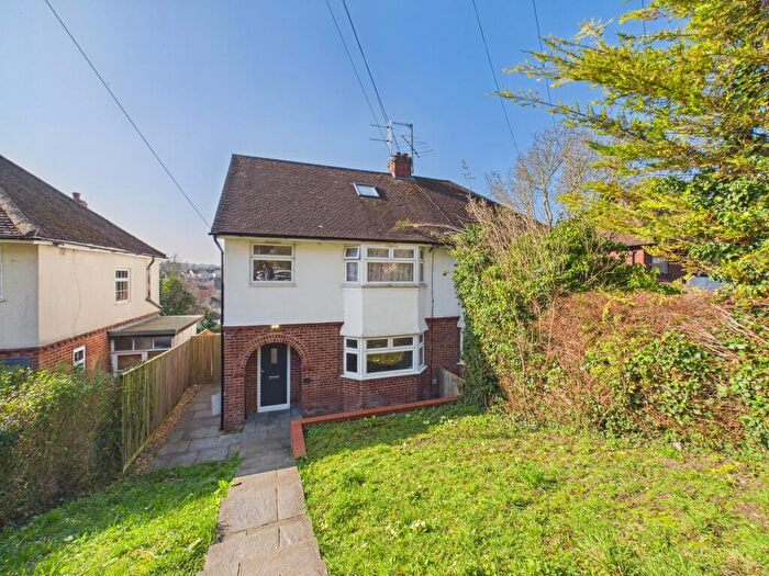 2 Bedroom Flat To Rent In Healey Avenue, High Wycombe, Buckinghamshire, HP13