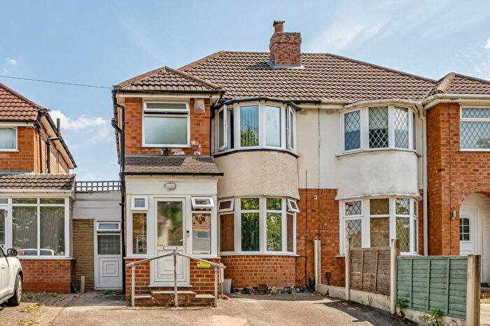 3 Bedroom Semi Detached House For Sale In Parkdale Road, Sheldon, Birmingham, B26