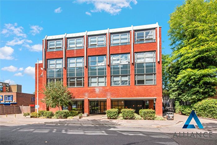 1 Bedroom Apartment To Rent In Eastern Road, Romford, RM1