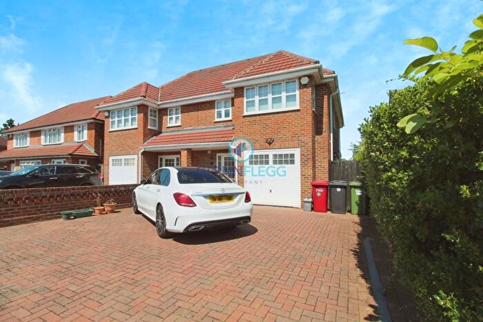 4 Bedroom Semi-Detached House To Rent In Downs Road, Langley, Slough, SL3