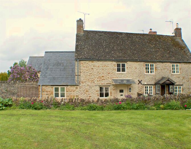 House To Rent In The Green, Kingham, Chipping Norton, OX7