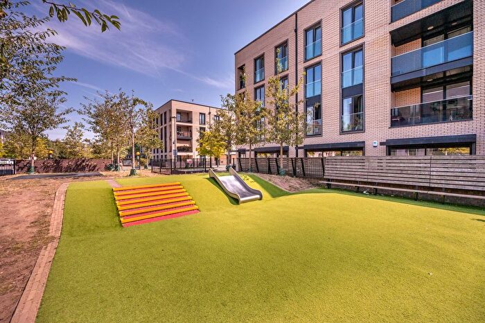 3 Bedroom Flat For Sale In Peloton Avenue, Stratford, London, E20