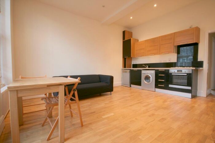 2 Bedroom Flat To Rent In Freegrove Road, Islington, N7