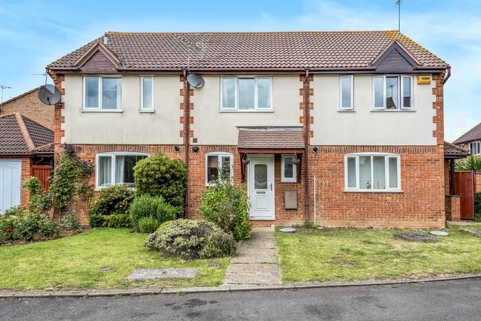 2 Bedroom Terraced House To Rent In Lapwing Close, Bicester, OX26