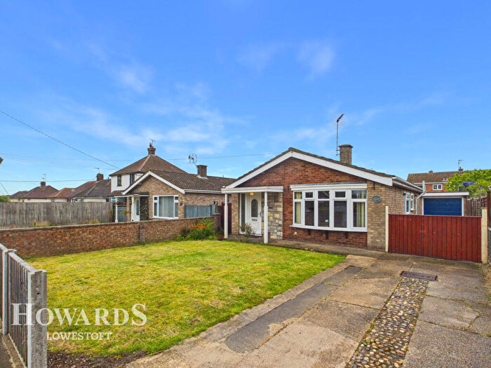 3 Bedroom Detached Bungalow For Sale In The Street, Lowestoft, NR33