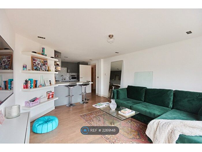 1 Bedroom Flat To Rent In Piano Lane, London, N16