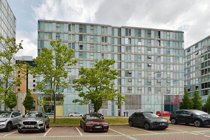 1 Bedroom Flat For Sale In Witan Gate, Milton Keynes, Buckinghamshire, MK9