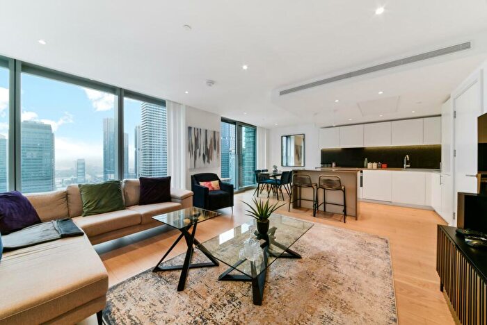 2 Bedroom Flat For Sale In Landmark Pinnacle, Canary Wharf, E14