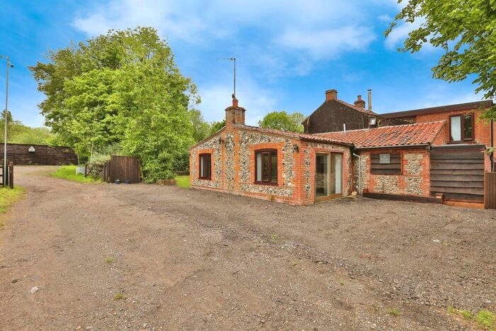 4 Bedroom Cottage For Sale In Reepham Road, Bawdeswell, Dereham, NR20