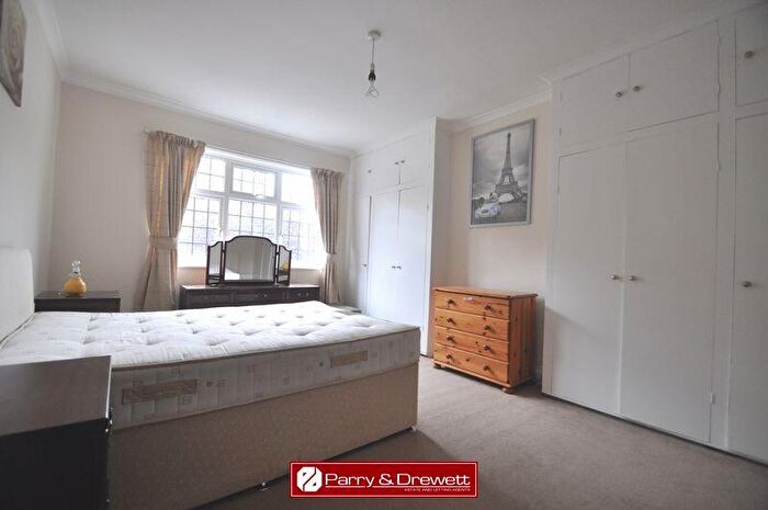2 Bedroom Maisonette To Rent In Kingston Road, New Malden, KT3