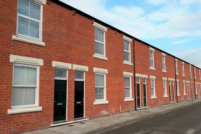 2 Bedroom Town House To Rent In Waverley Street, Middlesbrough, TS1