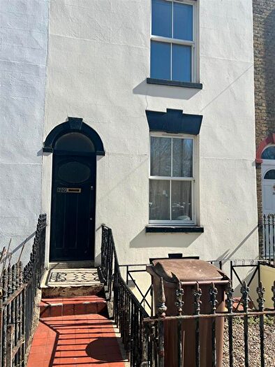 4 Bedroom Terraced House To Rent In Mill Road, Gillingham, ME7