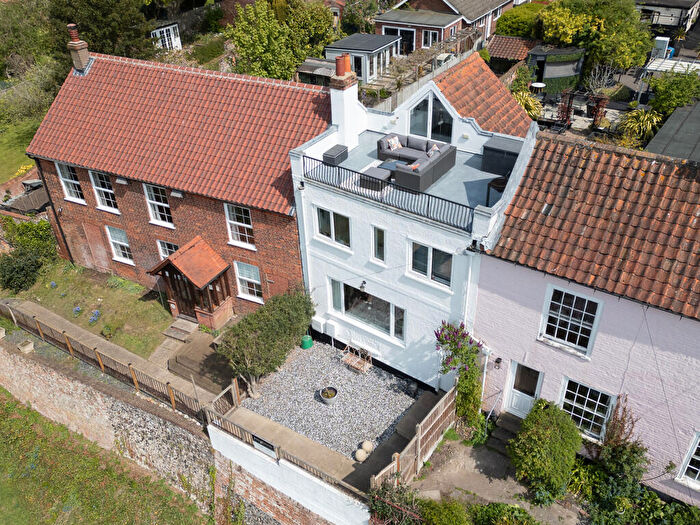 3 Bedroom Town House For Sale In Cliff Cottages, Puddingmoor, Beccles, NR34