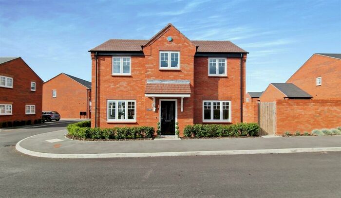 3 Bedroom Detached House To Rent In Astley Gardens, Hilton, Derby, DE65
