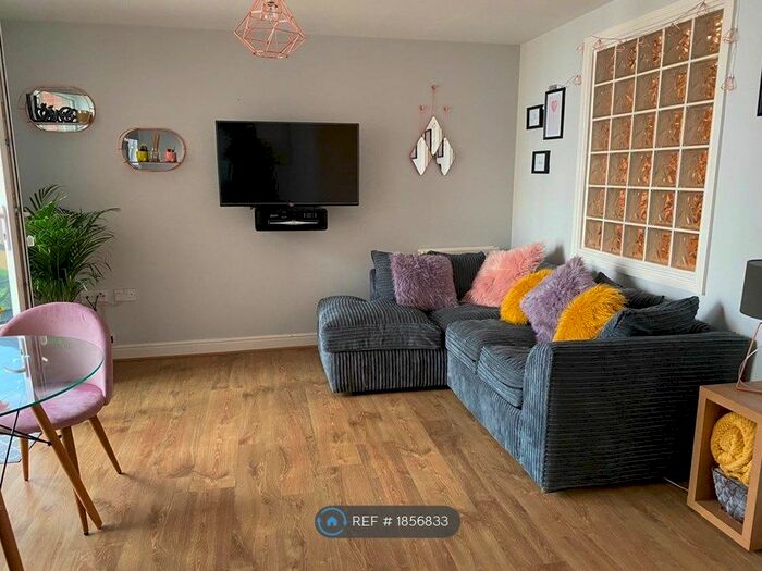 1 Bedroom Flat To Rent In Clarkson Court, Hatfield, AL10