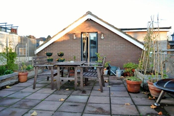 2 Bedroom Flat To Rent In Hackney Road, London, E2