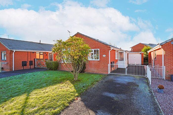 2 Bedroom Detached Bungalow For Sale In Hoylake Avenue, Walton, Chesterfield, S40