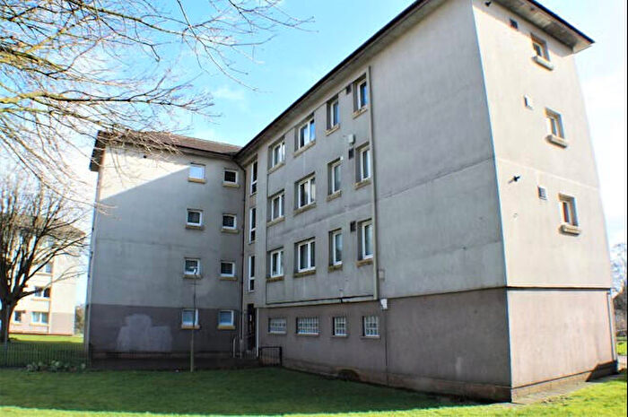 2 Bedroom Flat To Rent In Keal Avenue, Knightswood, G15