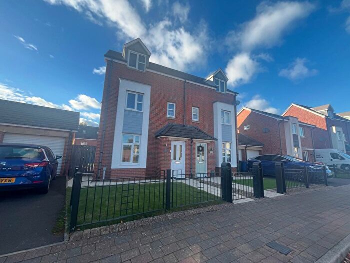 3 Bedroom Semi Detached House For Sale In Lynwood Way, South Shields, Tyne And Wear, NE34