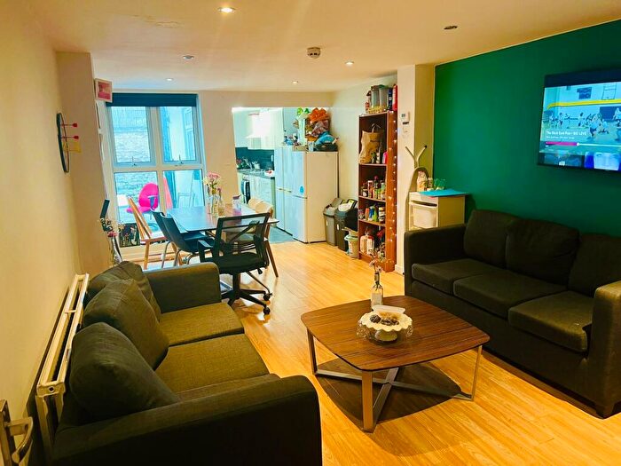 6 Bedroom Terraced House To Rent In Lenton: Bedroom House - Frederick Grove, NG7