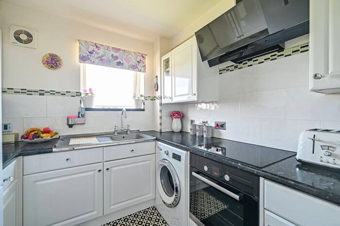 2 Bedroom Flat For Sale In Albatross Way, Royal Docks, London, E6