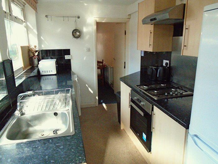4 Bedroom House To Rent In Rose Cottages, B29