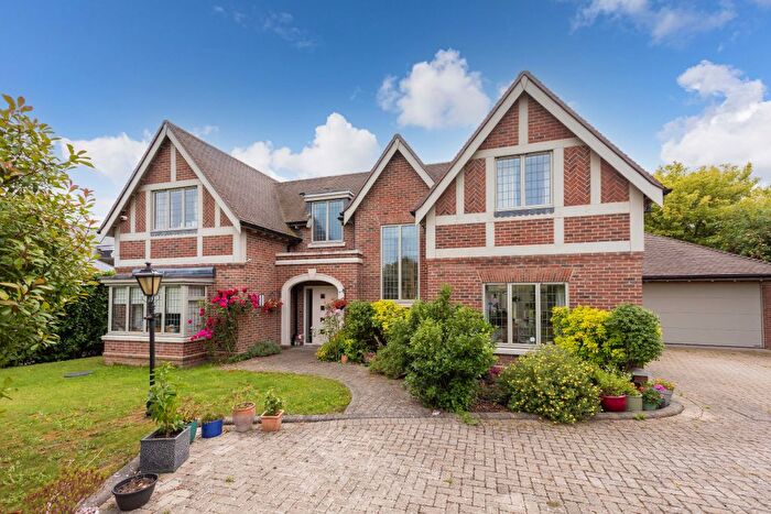 5 Bedroom Detached House For Sale In Green Lane, Littlewick Green, Maidenhead, SL6