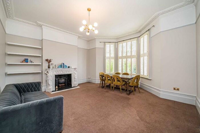 1 Bedroom Flat To Rent In Lewin Road, Streatham Hill, SW16