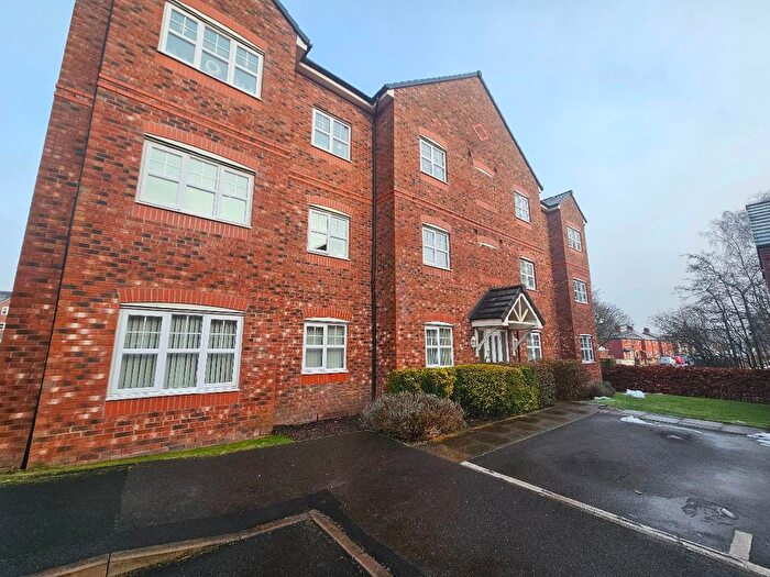 2 Bedroom Flat To Rent In Fernbeck Close, Farnworth, Bolton, BL4