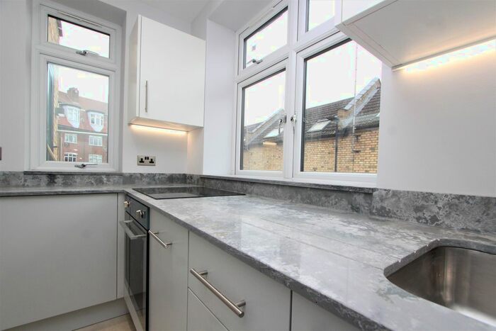 Studio To Rent In Alexandra Park Road, Muswell Hill, N10