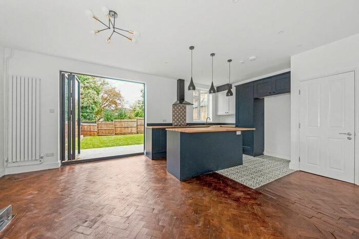 5 Bedroom Semi-Detached House To Rent In Sydenham Park Road, Sydenham, London, SE26