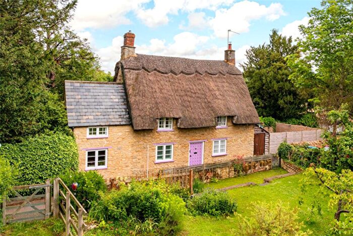 2 Bedroom Detached House For Sale In Dag Lane, Stoke Goldington, Buckinghamshire, MK16