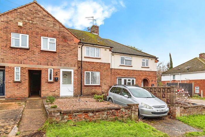 3 Bedroom Terraced House For Sale In Kingsway, Wellingborough, NN8