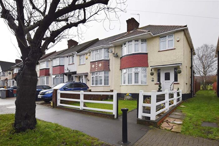 3 Bedroom End Of Terrace House For Sale In Victoria Avenue, Wembley, Middlesex, HA9