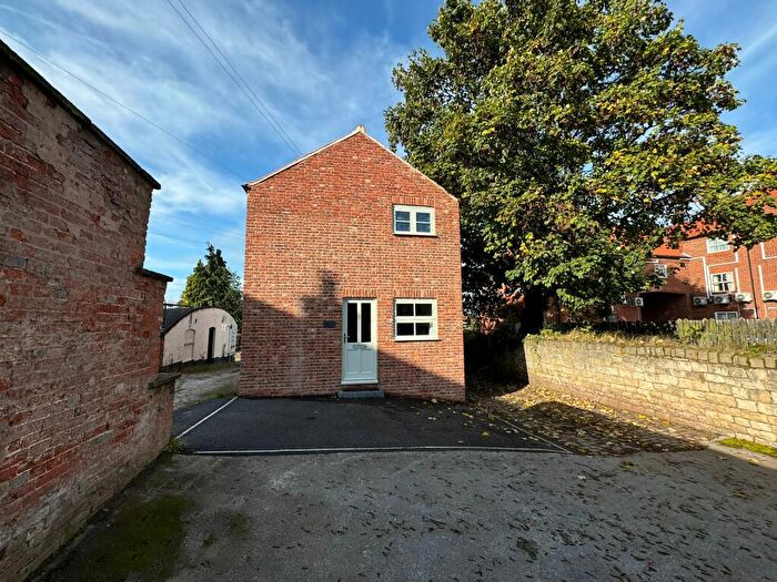 2 Bedroom House To Rent In Lead Hill, Worksop, S80