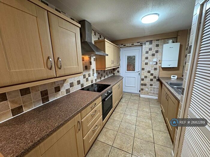 3 Bedroom End Of Terrace House To Rent In Brookside Avenue, Droylsden, Manchester, M43