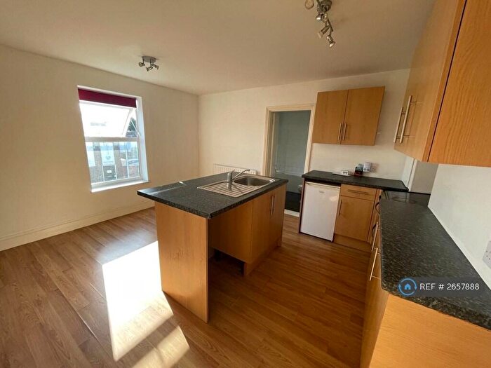 1 Bedroom Flat To Rent In High St, Rainham Kent, ME8