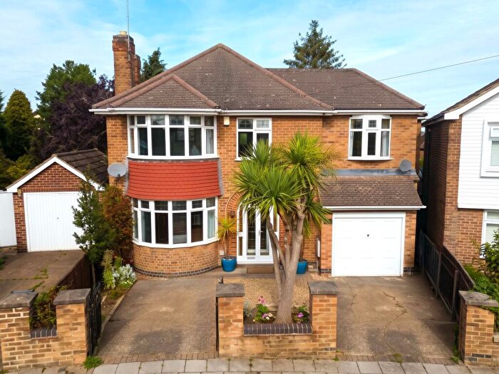 5 Bedroom Detached House For Sale In De Vere Gardens, Woodthorpe, Nottingham, NG5