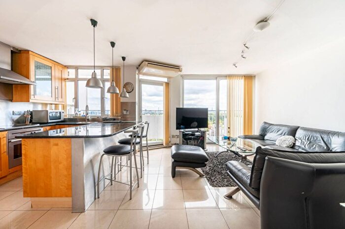 2 Bedroom Flat To Rent In Notting Hill Gate, Notting Hill, London, W11