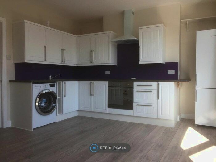 2 Bedroom Flat To Rent In St Swithuns Road, Bournemouth, BH1