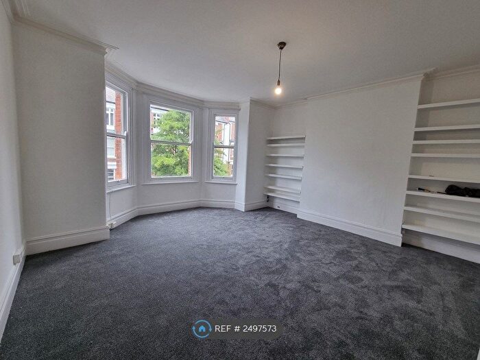 2 Bedroom Flat To Rent In Carlton Mansions, London, N16