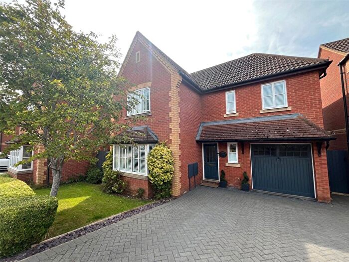 4 Bedroom Detached House For Sale In Nightingale Close, Daventry, Northamptonshire, NN11