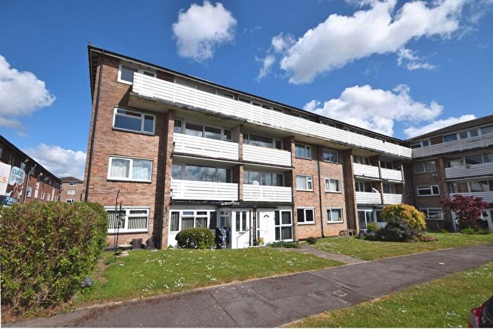 2 Bedroom Flat To Rent In Walderton House, Wendover Road, Havant, PO9