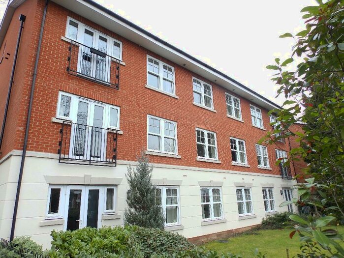 2 Bedroom Flat To Rent In Lovelace Road, Surbiton, KT6