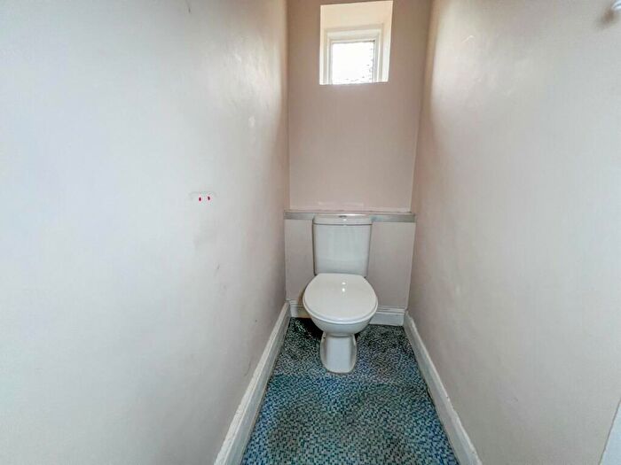 3 Bedroom Terraced House For Sale In Convamore Road, Grimsby, DN32