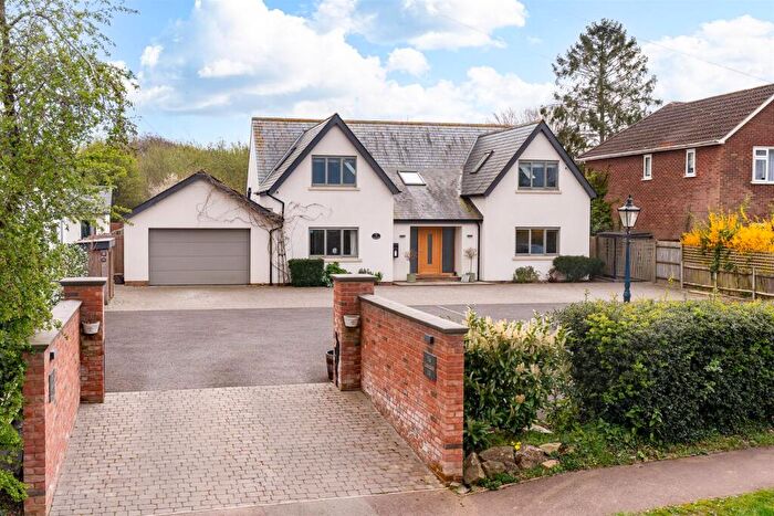 5 Bedroom Detached House For Sale In Burnham Green Road, Welwyn, AL6